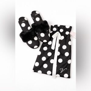 NWT Victoria's Secret Black and White Polka Dot Slippers Ensemble Houseshoes